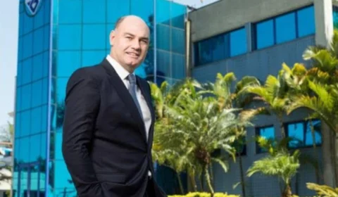 Empresa vence licitação do SUS com preço definido e tenta dobrar valor em ação judicial