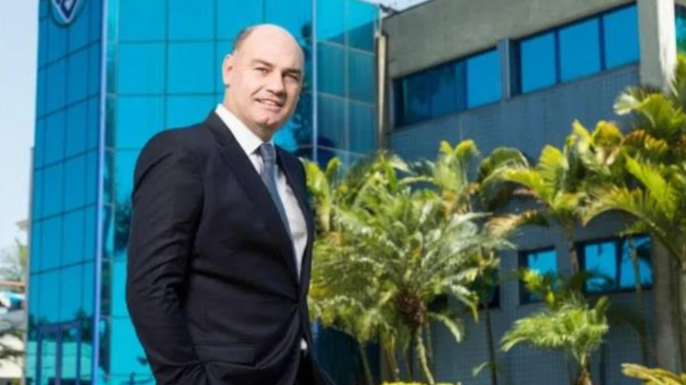 Empresa vence licitação do SUS com preço definido e tenta dobrar valor em ação judicial