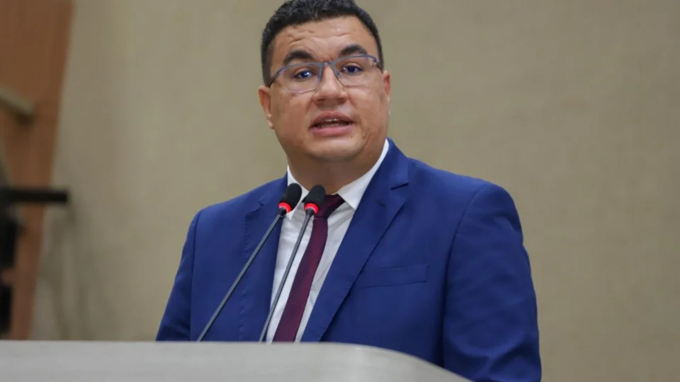 TCE-AM aprova contas de gestão de Israel Conte à frente da Comunicação de Manaus