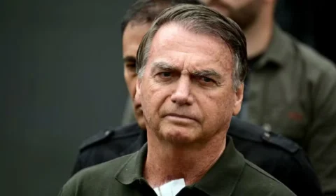 Vídeo: Bolsonaro é internado em hospital em Brasília e passará por cirurgia para tratar hérnia