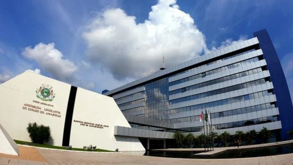 Concurso ALE-AM: Mais de 42 mil candidatos disputam 100 vagas em provas neste domingo (14)