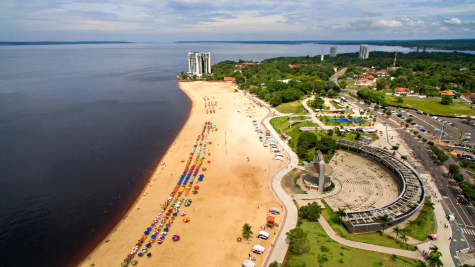 Praia da Ponta Negra será interditada para banho durante o Réveillon em Manaus