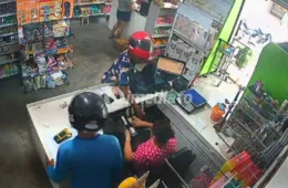VÍDEO: Criminosos armados rendem funcionária e clientes durante assalto a mercado na Zona Norte de Manaus