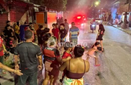 Moradores fecham via em protesto após retirada de linha de ônibus na Comunidade Campos Sales 