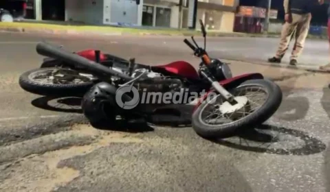 VÍDEO: Motociclista fica gravemente ferido após colisão com carro na avenida Santos Dumont, em Boa Vista
