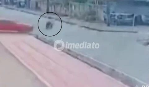 Motociclista fica gravemente ferido após motorista invadir preferencial em cruzamento de Boa Vista