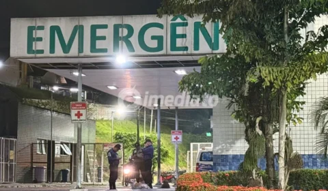 Criança de 2 anos morre após incêndio causado por curto-circuito destruir residência no bairro Novo Aleixo