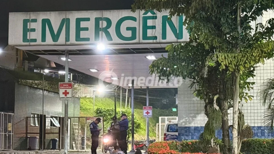 Criança de 2 anos morre após incêndio causado por curto-circuito destruir residência no bairro Novo Aleixo