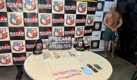 ROCAM detém adolescente e prende homem por tráfico de drogas após perseguição em beco no bairro Petrópolis