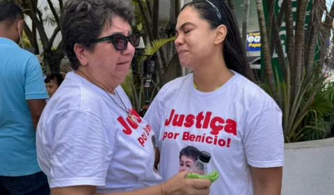 Polêmicas na saúde motivam protesto de familiares em Manaus