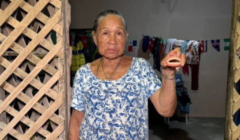 Família denuncia clínica odontológica após prótese não se ajustar em idosa