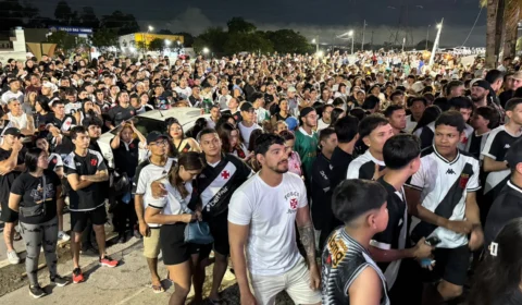 Torcida Força Jovem Vasco de Manaus se reúne para assistir ao primeiro jogo da final da Copa do Brasil