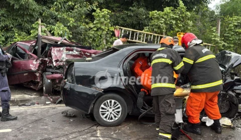 Motorista morre preso às ferragens após colisão entre carros no Distrito Industrial de Manaus