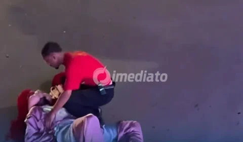 VÍDEO: Fofão da ‘Carreta Talismã’ sofre queda ao tentar acrobacia durante apresentação