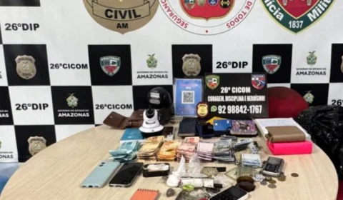 Polícia prende mulher e apreende entorpecentes, dinheiro e materiais usados no tráfico no bairro Santa Etelvina