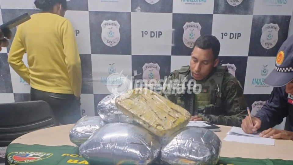 Batalhão Ambiental prende mulher com mala cheia de drogas vindas de Tabatinga para Manaus