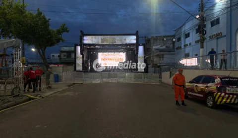 Movimentação marca início da festa de Réveillon no Amarelinho, no bairro Educandos