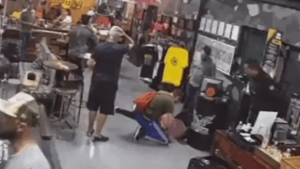 VÍDEO: Pastor é preso após disparo acidental matar homem em clube de tiro