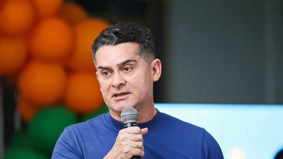 Prefeito diz que possível aliança política em 2026 depende de pendências do governo estadual com Manaus