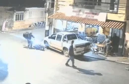 VEJA VÍDEO: professor é atingido por caminhonete acionada por criança e morre