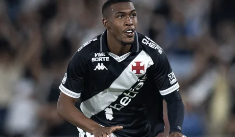 Vasco vence o Fluminense de virada e abre vantagem na Copa do Brasil