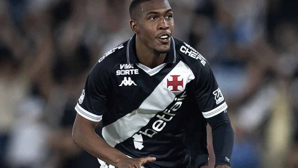 Vasco vence o Fluminense de virada e abre vantagem na Copa do Brasil