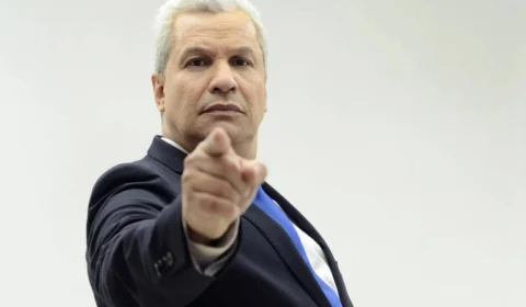 Sikêra Júnior é condenado a três anos e seis meses de prisão por ofender gays e pessoas transexuais chamando de ‘raça desgraçada’