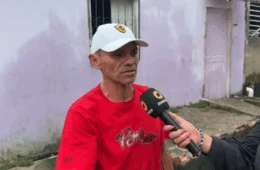 Alagamentos recorrentes transformam rua do Zumbi dos Palmares 2 em rio e moradores cobram solução em Manaus
