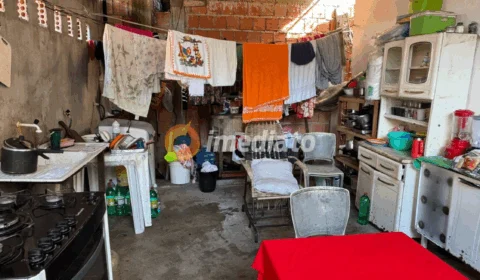 Cinco crianças vivem em situação de vulnerabilidade após serem deixadas sob cuidados da avó em Manaus