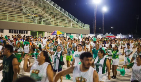 Atual campeã do Carnaval, Reino Unido da Liberdade faz pré-ensaio técnico no Sambódromo