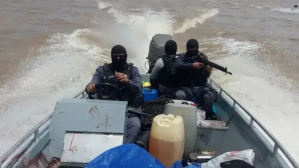 Piratas dos rios usam drones e armas de guerra em ataques a embarcações no Amazonas