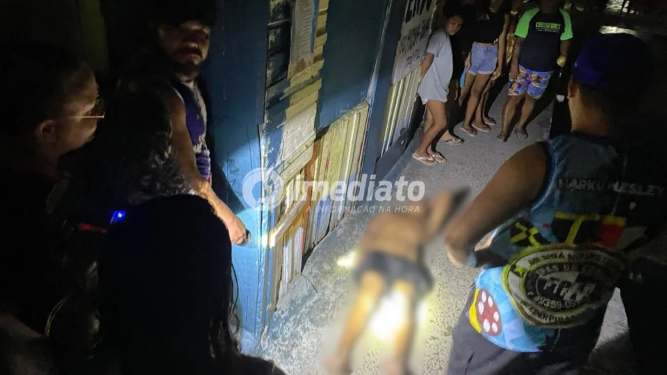 Suposto assaltante é brutalmente espancado e jogado em igarapé após ação do ‘tribunal do crime’