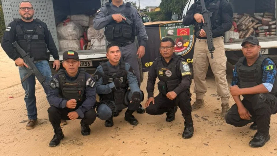 Meia tonelada de maconha avaliada em R$ 10 milhões é encontrada enterrada em ilha de Alvarães