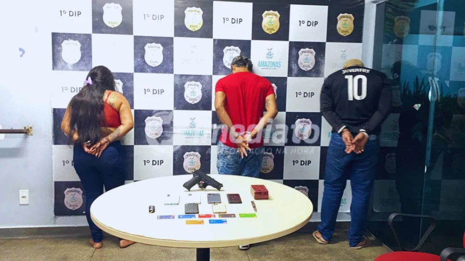 ROCAM prende trio que promovia arrastões e recupera vários celulares