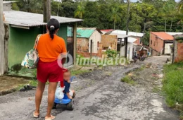 Moradores da rua Indaiá relatam dificuldades causadas pela falta de infraestrutura no bairro Puraquequara