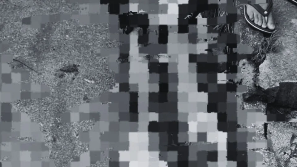 Imagens fortes: Homem é achado morto com marcas de tiros no bairro Colônia Antônio Aleixo