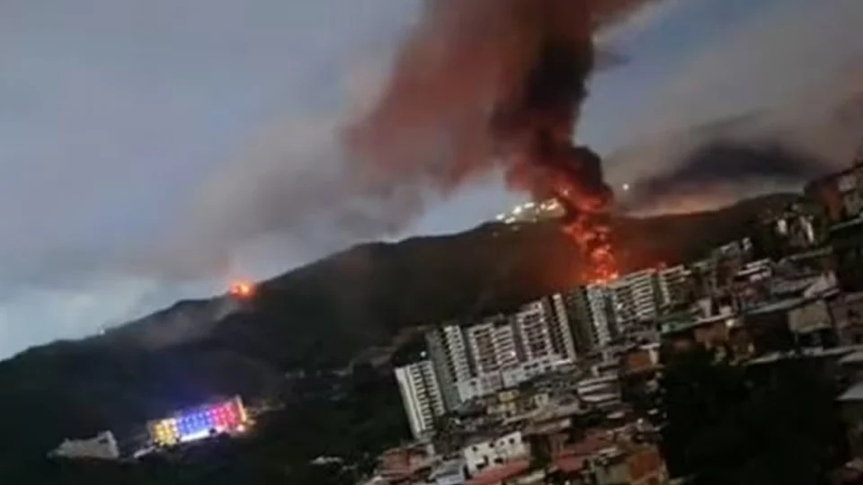 VEJA OS VÍDEOS: bombardeio dos EUA à Venezuela provoca explosões em Caracas e captura Nicolás Maduro