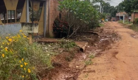 Rua Jamaica segue sem asfalto há décadas e moradores cobram promessa não cumprida em Rondônia
