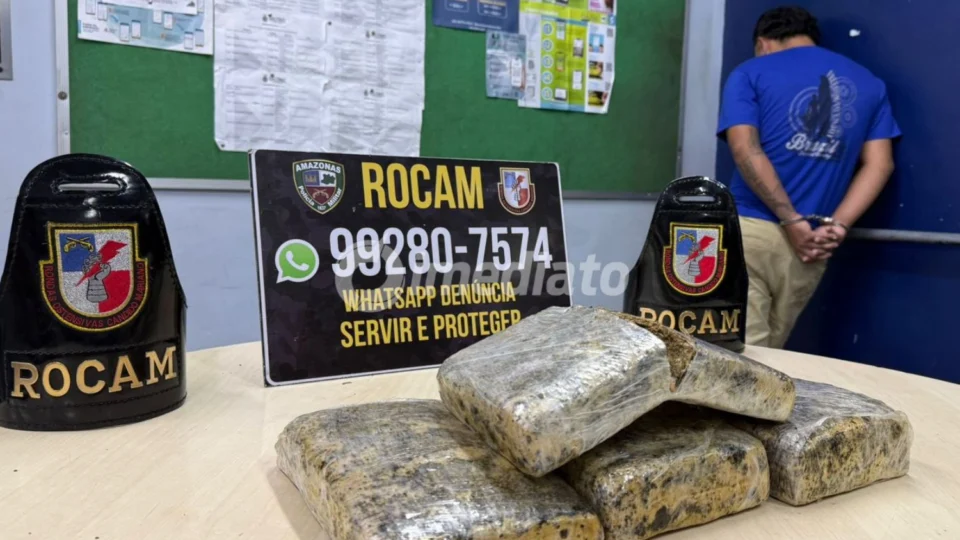 ROCAM apreende 4 quilos de maconha e prende suspeito de tráfico durante patrulhamento no bairro Compensa