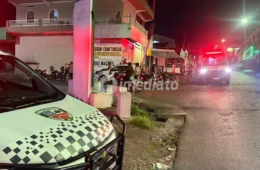 Capotamento após colisão entre dois carros deixa jovem ferida no bairro Cidade Nova