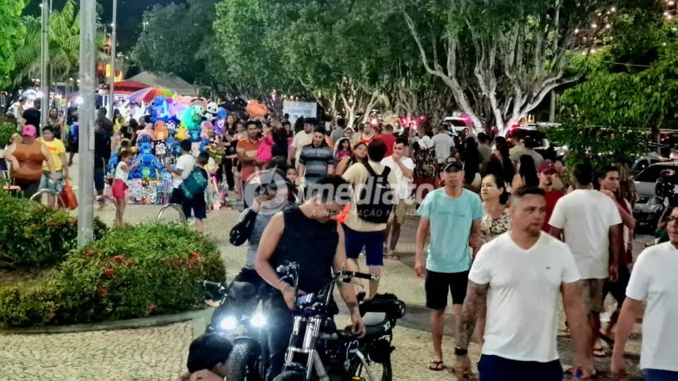 Ponta Negra registra grande movimentação na primeira noite do ano em Manaus