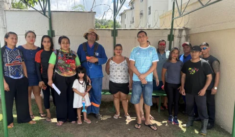 Mães denunciam suspensão de rota escolar que atendia alunos e comunidade indígena em Manaus