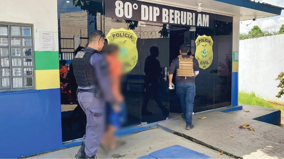 Homem é preso por tráfico de drogas dentro de residência em Beruri