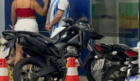 Casal é preso por tráfico de drogas após ser flagrado sem capacete em Manaus