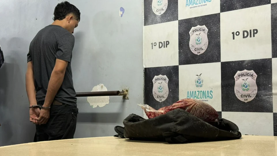 Jovem é detido por suspeita de furto de carne em supermercado no bairro Cachoeirinha