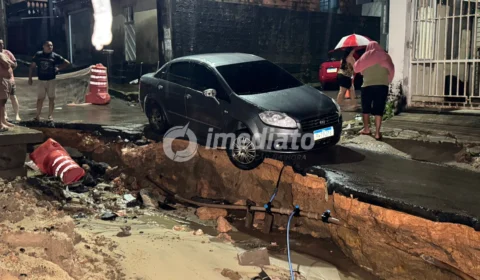 Forte chuva causa alagamentos, prejuízos e revolta de moradores no bairro Lírio do Vale 2, em Manaus