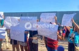 Moradores do Novo Horizonte, no Distrito Industrial, fazem manifestação por asfalto, iluminação pública e mais linhas de ônibus