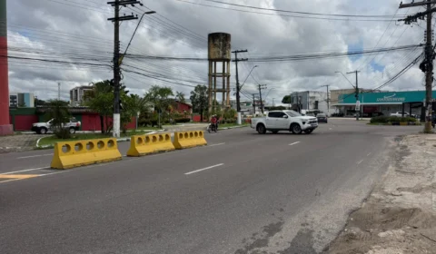Falta de sinalização e fiscalização provoca acidentes em trecho da avenida Professor Nilton Lins, em Manaus