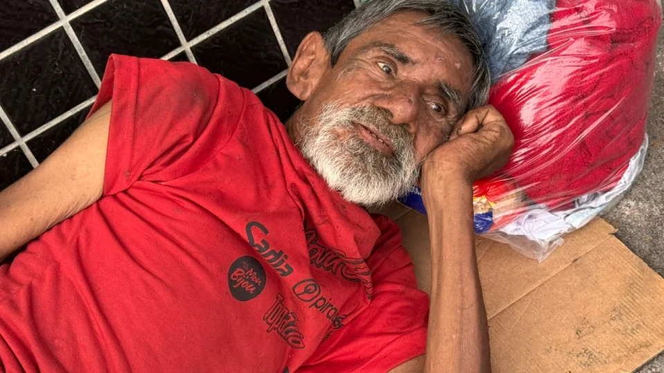 Moradores fazem apelo por socorro a idoso ferido e abandonado no Mauazinho