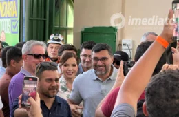 Governador Wilson Lima entrega mil títulos definitivos a moradores do Santa Etelvina, em Manaus